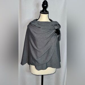 Anne Larochelle hooded knitted‎ gray shawl wrap one size (fits S - XL)